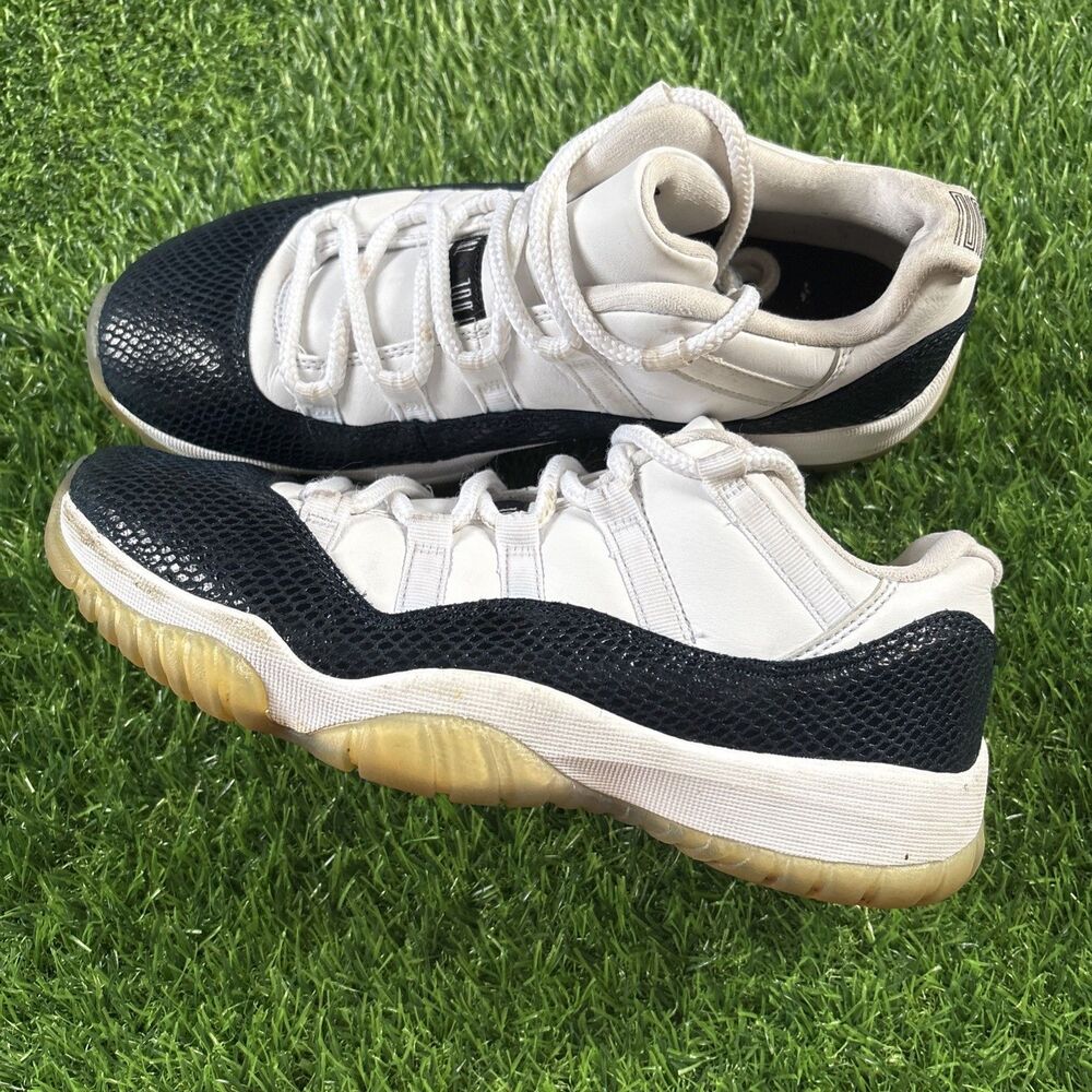 Nike Air Jordan 11 Retro Low Snakeskin Navy Sneaker Size 7.5 CD6846-102